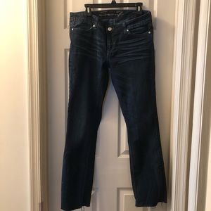 Seven7 jeans 2 zippered back pockets